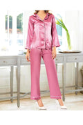 Kadın Pembe Önden Düğmeli Saten Pijama Takımı N.İ.L.R.O.Z2.E.0.L.4.T.5.T.T
