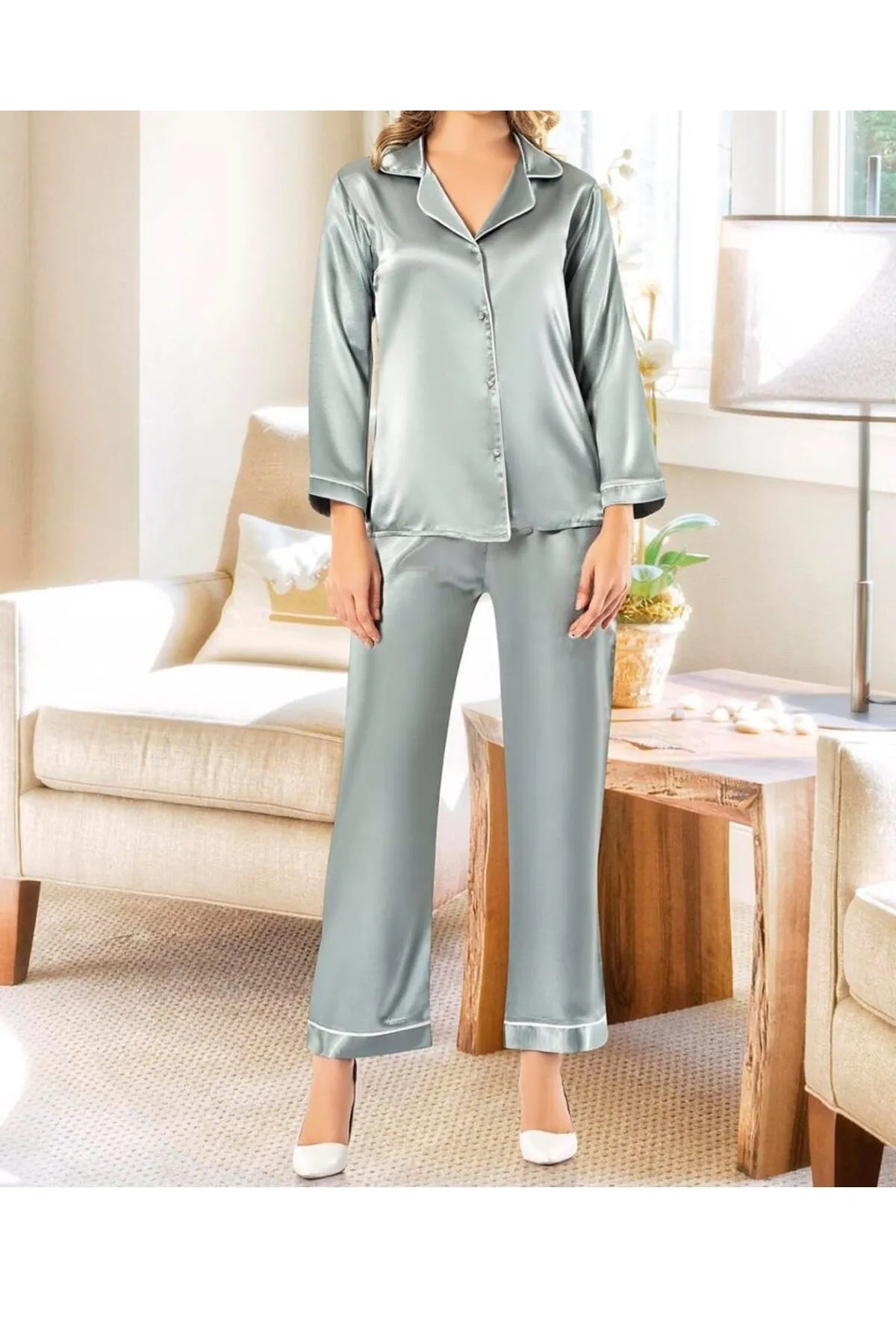 Kadın Çağla Önden Düğmeli Saten Pijama Takımı N.İ.L.R.O.Z2.E.0.L.4.T.5.T.T